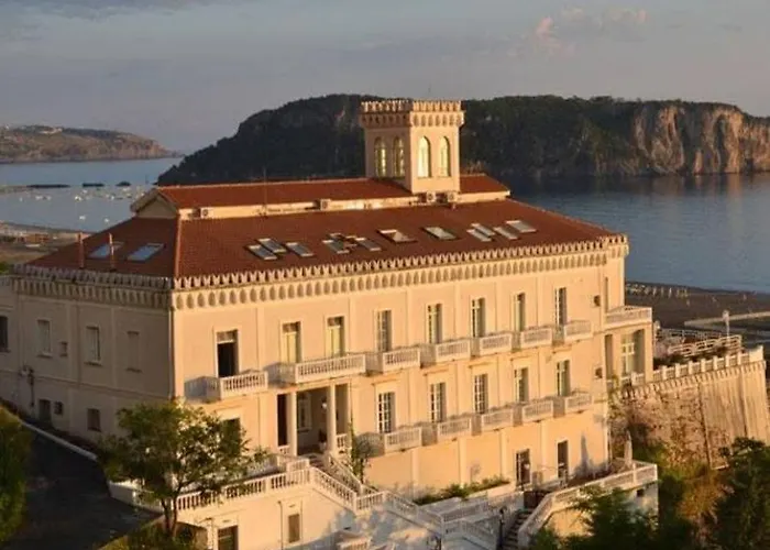 Appartamento Nel Fabbricato Denominato Il Castello